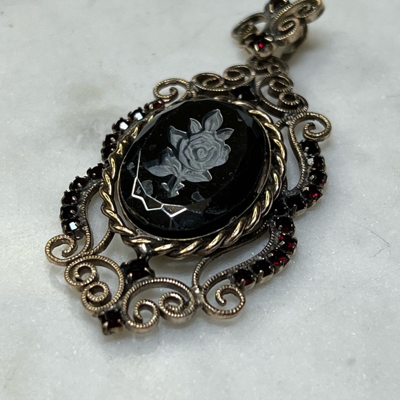 Vintage Black Onyx Carved Rose Red Rhinestone Necklace Pendant - 2” - Picture 3 of 5